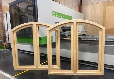 Softwareprogrammering bag buede vinduer